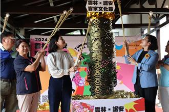 云林客庄「中秋澹仔火」改用钨丝灯火把 限量9百支可带回家