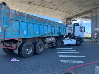 又是視線死角！泰山砂石車右轉　單車老翁遭車輪輾過爆頭慘死