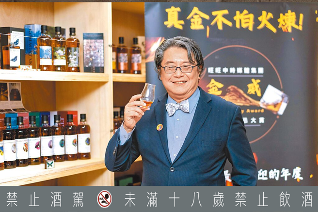 金威獎「生活玩家」盲測評審團團長──品酒專家賴偉峯。（吳松翰攝）飲酒過量 有礙健康