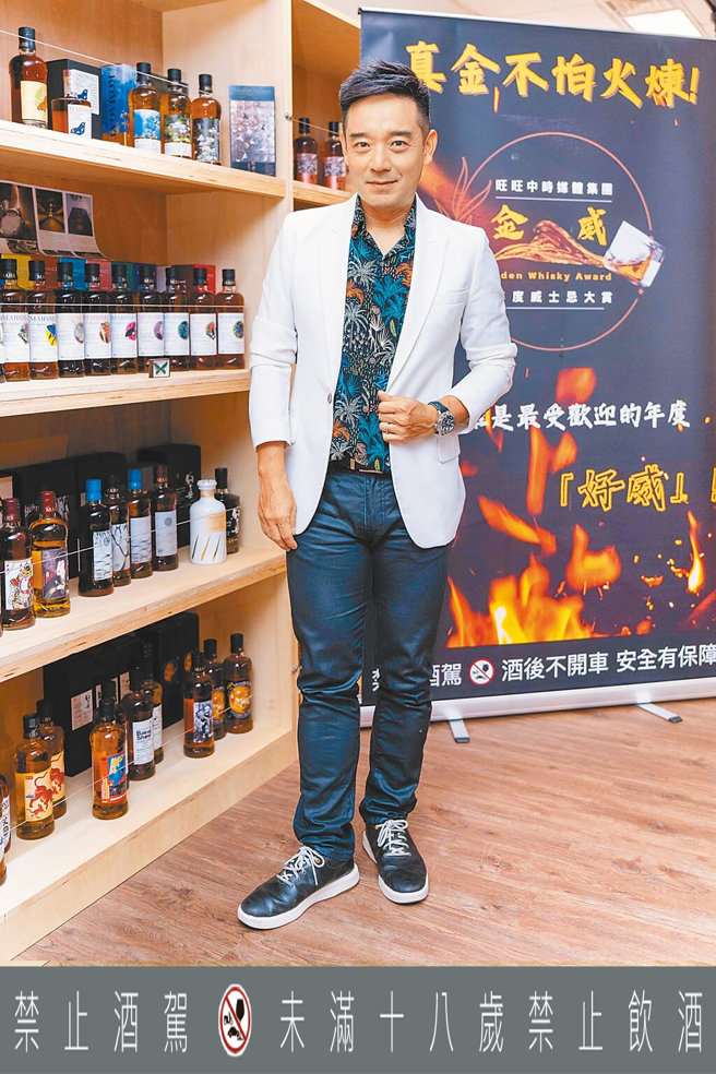 金威獎「生活玩家」盲測評審──電視台主播兼主持人岑永康。（吳松翰攝）飲酒過量 有礙健康