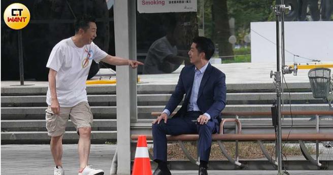 虽然是歌手出身也是节目主持人，但哈林演起戏来表情相当丰富。（图／本刊摄影组）