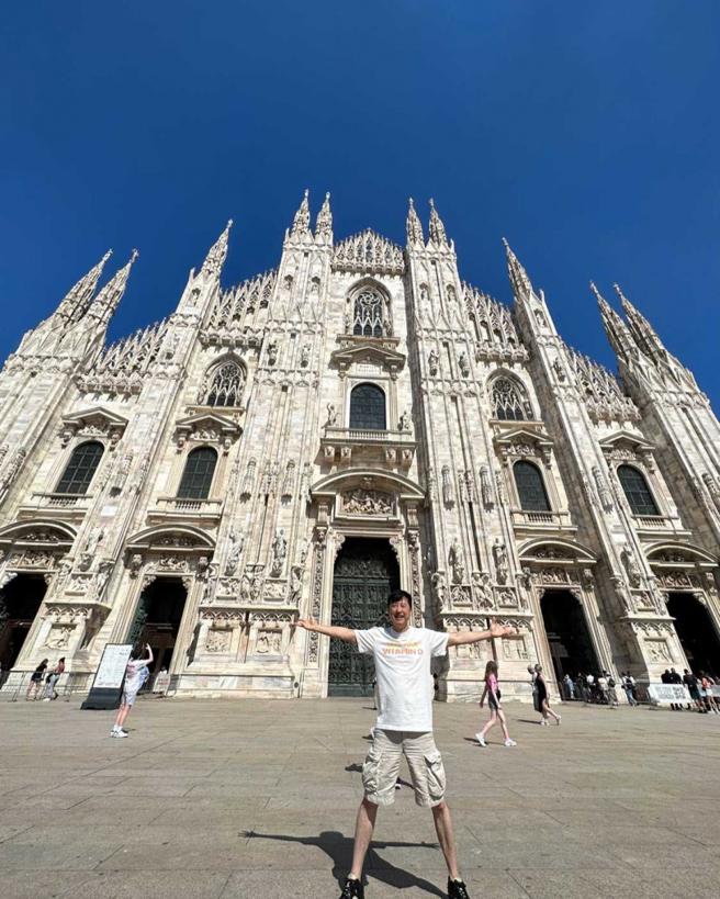 前阵子哈林带着全家人前往欧洲旅游，十分重视与家人的相处时间。（图／翻摄自庾澄庆脸书）