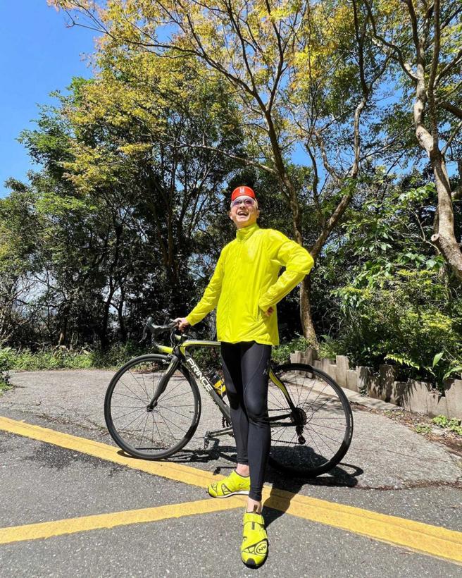 虽然年过60，但哈林还是一个运动狂热分子。（图／翻摄自庾澄庆脸书）