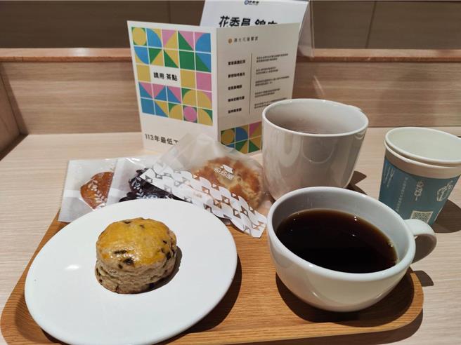 勞動部準備來自花蓮的茶點。（林良齊攝）