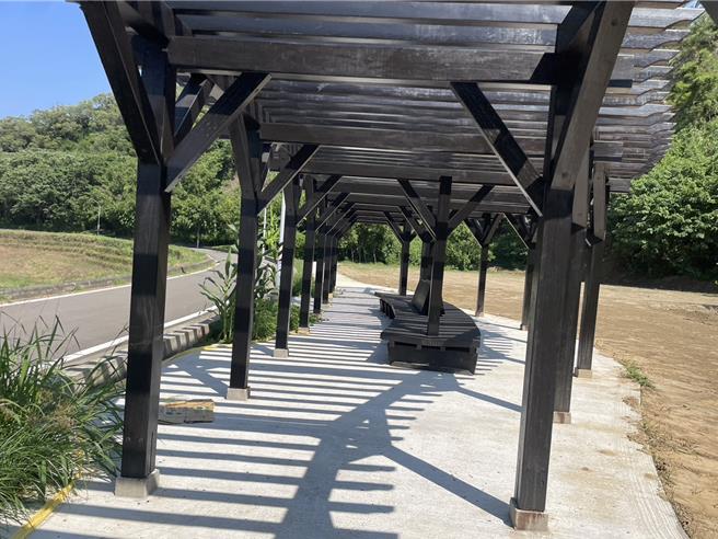 新竹市政府争取客家委员会「客庄创生环境营造计画」补助，挹注近5000万元经费办理「香山盐港溪流域自行车道及环境改善工程」。（新竹市政府提供／陈育贤新竹传真）