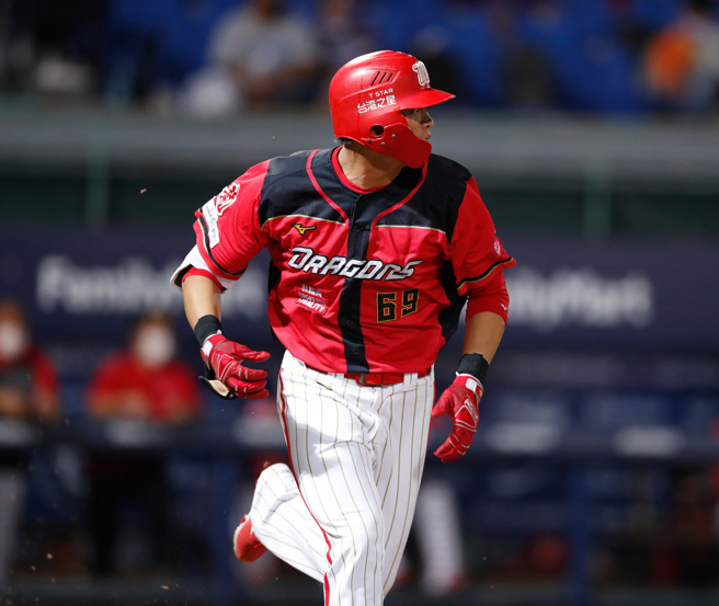 味全龍外野手董秉軒因生涯規劃向球團提出任意引退請求。(中時資料照)