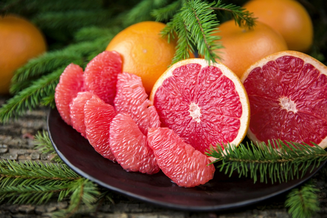 很多人都喜欢吃柑橘类的水果，但医师提醒，食用后务必喝白开水或漱口，不然很容易伤害牙齿珐琅质。（示意图：shutterstock／达志）