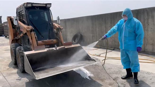 彰化县1场鹌鹑场传出禽流感疫情，彰化县动物防疫所已派员完成扑杀及清场消毒工作。（彰化县政府提供／孙英哲彰化传真）