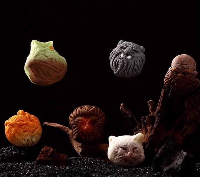 商機無限有商人聯名黑悟空，出了角色月餅，沒想到月餅內還有彩蛋。（圖／翻攝微博）