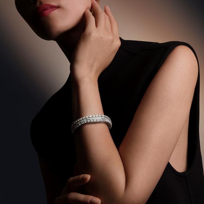 積家推出一款101系列「SECRETS」神秘珠寶表，外觀就像一只全鑽手鐲。（Jaeger LeCoultre提供）