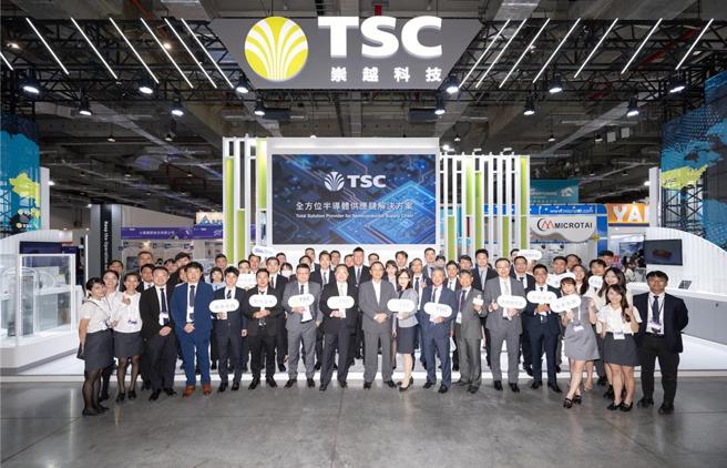 半导体及光电关键材料整合服务厂崇越参加2024 SEMICON Taiwan国际半导体展。图／崇越提供