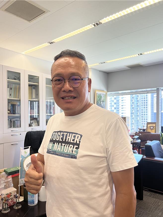 台中市议员陈成添表示，北屯区人口增加幅度为29个行政区中最多，但户政所基层人员员额调整赶不上人口增加速度，要求市府向中央增取增补员额。（林欣仪摄）