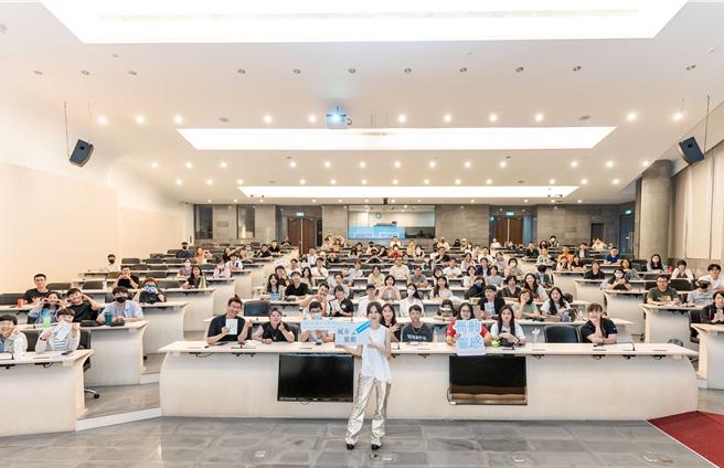 白安和200名读者畅聊心路歷程。（相信音乐提供）