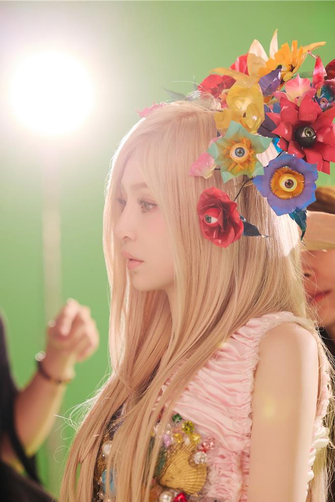 王心凌將在台北小巨蛋開唱，用心打造亮眼造型。（天晴娛樂提供）