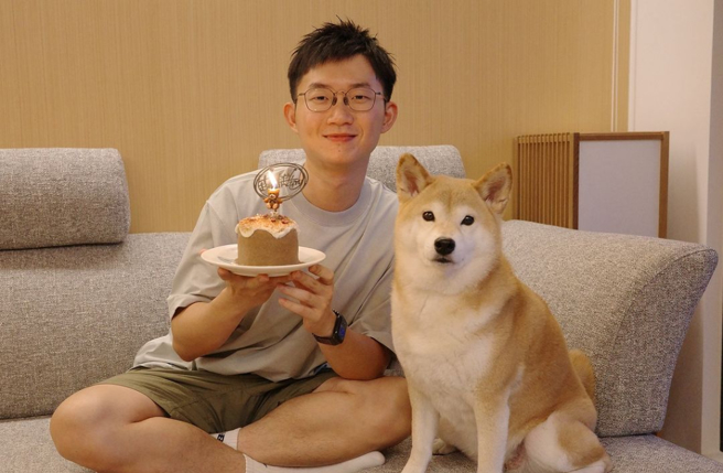 视网膜回应：「我们的比较好看！」（图／IG@retina_anchorman）