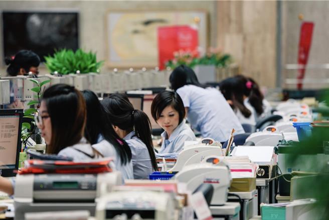 大陸銀行業半年薪酬曝光，招商銀行排第一，比3年前每月少掙6千人民幣。（示意圖，資料照片）