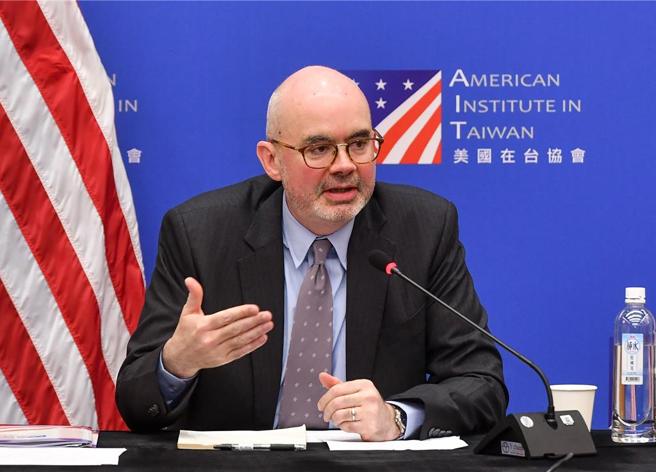三度派任台湾、身为台湾女婿的美国在台协会处长谷立言（Raymond Greene）4日举行上任首场记者会，以中文致词开场。图／王德为