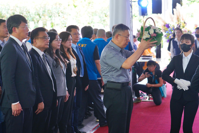 柯文哲主席排除萬難，有情有義，帶領民眾黨六位立法委員出席致意。