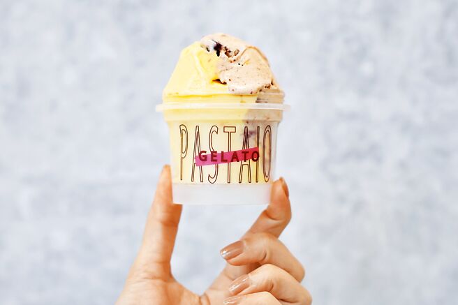 义式餐厅PASTAIO推出中秋限定口味，解构蛋黄酥义式冰淇淋。（PASTAIO提供）