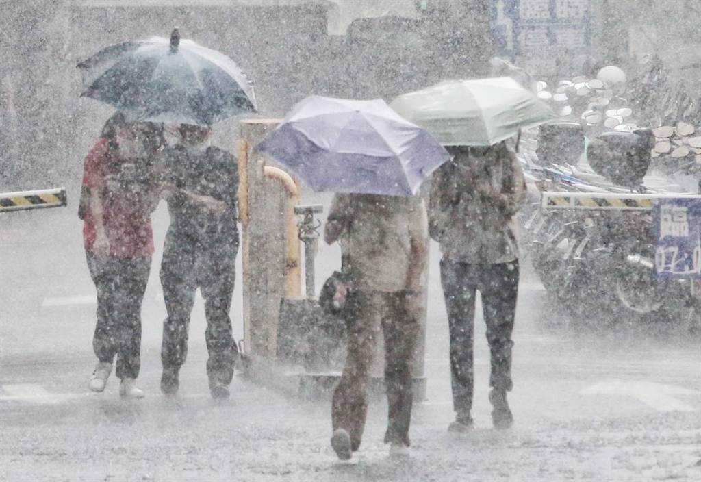 雷雨猛襲配電線路故障 高雄岡山518戶停電