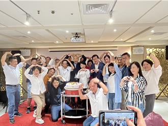 盼她選黨主席？顏清標、顏寬恒父子夜宴盧秀燕以及40餘名藍委  鍾東錦作陪