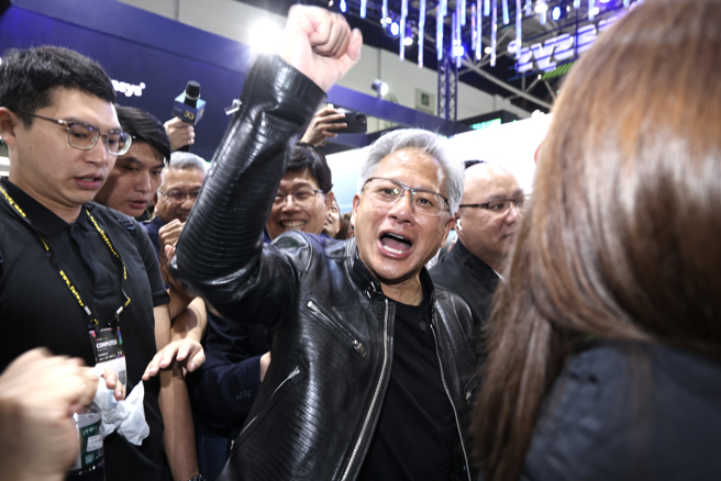 辉达股价大跌，黄仁勋的身价也缩水。（图／报系资料照）