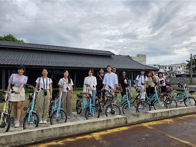 旅游业者推出全国首创减碳小旅行，到台东池上参加2日游可减碳103公斤、3日游可减123公斤，活动后可取得国际机构黄金标准（Gold Stamdard）所核发的减碳证明。（台湾观光创新协会提供／陈佑诚台北传真）