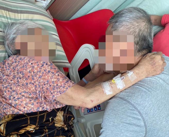 林姓阿嬤在家人分工照顧下安心離世，家人在照顧過程中凝聚家庭的向心力。（台南市立安南醫院提供／程炳璋台南傳真）