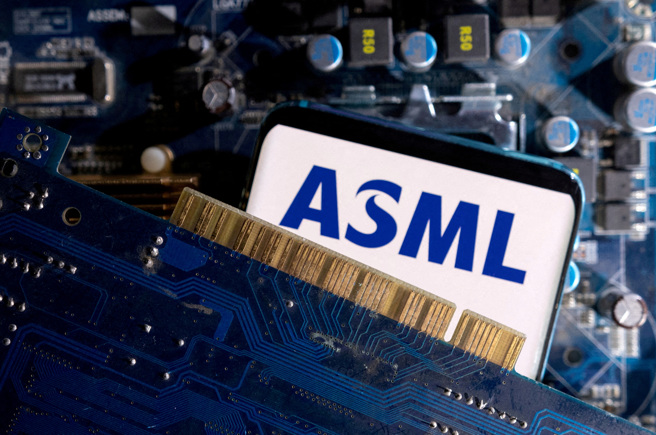 艾司摩尔（ASML）是全球半导体显影设备龙头。（图／路透）