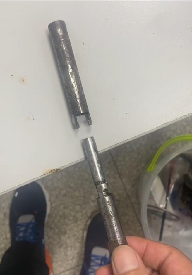 雲林地檢署5日表示查獲陳男自製柺杖槍、鋼筆槍（見圖），如同日常生活用品，傷人於無形之間，向雲林地方法院聲請羈押禁見陳男獲准。（雲林地檢署提供／張朝欣雲林傳真）