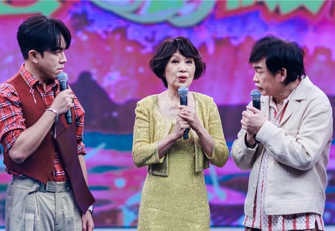 林淑容（中）在《综艺一级棒》接受康康、许志豪访问。（中视提供）