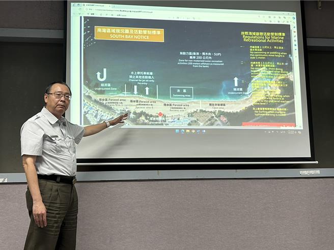 垦丁沙滩「阳伞之乱」持续延烧，垦管处5日邀集南湾、白砂、船帆石的业者开会讨论解决方案。（谢佳潾摄）