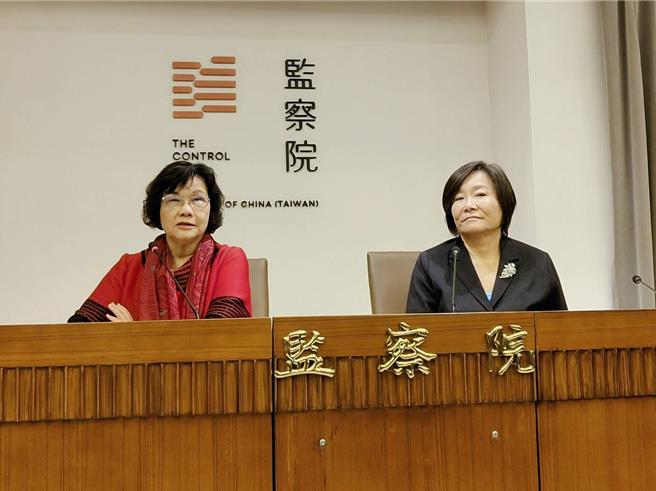 監委紀惠容、王幼玲今開「迴避勞基法 近海漁工被迫放無薪假」記者會，指出大量外籍漁工在休漁期被迫放無薪假，還擠在狹小、衛生差的鐵皮屋居住，甚至最多有80人擠在40多坪空間內，但勞動部、新北市府卻未積極作為，因此對兩機關提出糾正。（蔡雯如攝）