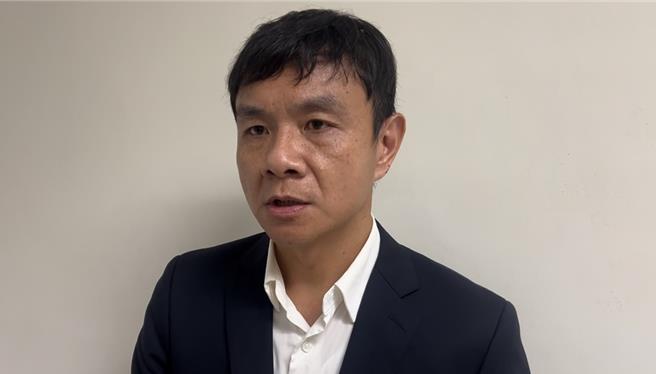 大陸建設發言人葉昭慶回應，容積獎勵取得合乎法規，針對委員提出的疑慮將盡力滿足改善。（柯宗緯翻攝）