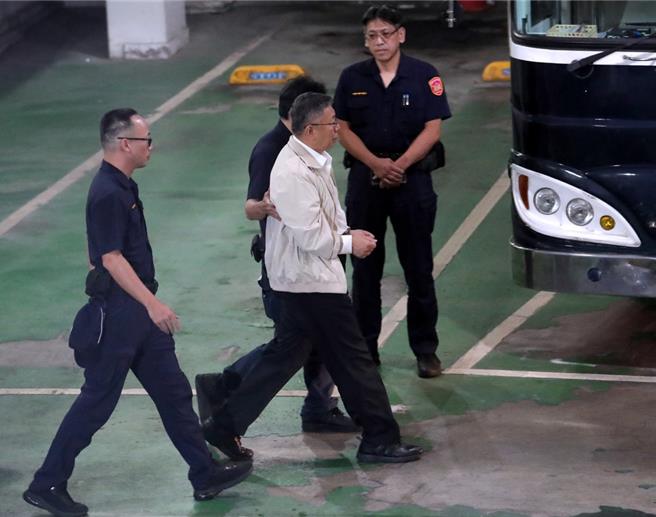 台北地方法院裁定柯文哲羁押禁见。（黄世麒摄）