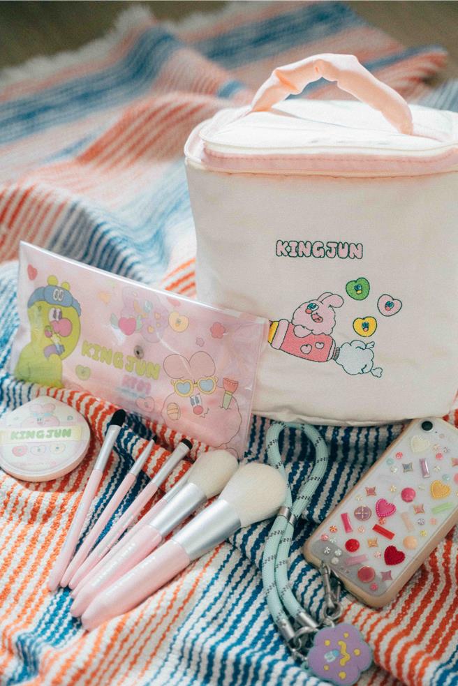 宝雅线上买独家推出4款联名生活小物最低0元起换购。（宝雅提供／黄唯淯台北传真）