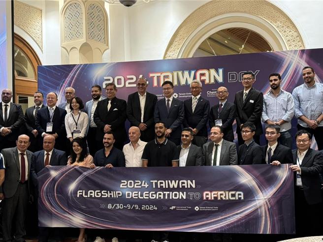 貿協籌組的「2024非洲旗艦訪問團」台灣日於埃及開羅登場，現場40家當地主要石化與橡塑膠業者盛情與會。圖／貿協提供