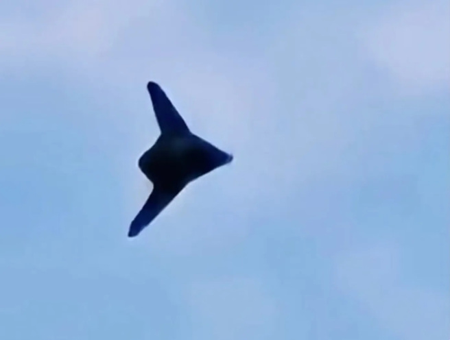 社群平台的影片出現中國大陸的CS-5000T雲影無人機。(圖/微博)