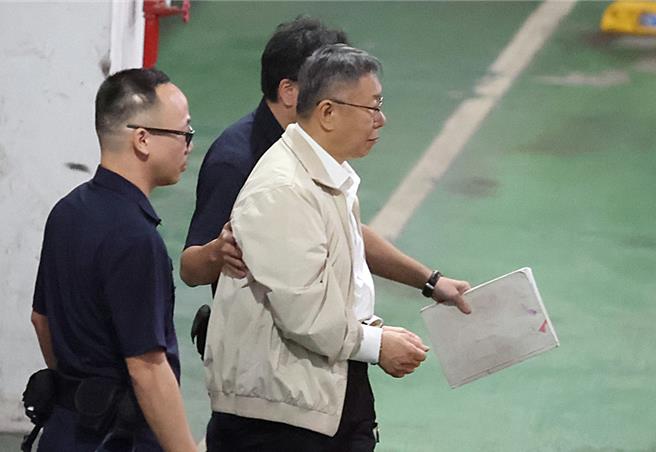 民眾黨主席柯文哲今（5）日因涉入京華城案被裁定羈押禁見。（姚志平攝）