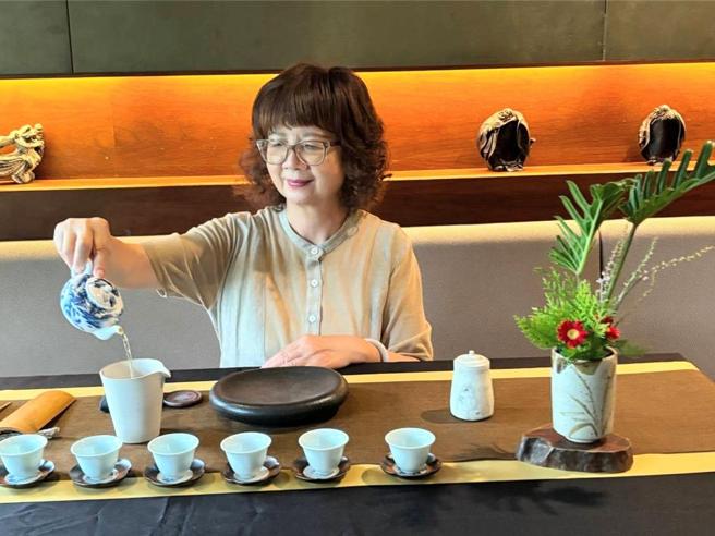 宽心园创办人黄琼莹表示，将全新推出台湾特色茶饮系列，可搭配餐点进行「餐茶搭配」。图／曾丽芳