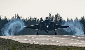 影》美F-35戰機首降俄近鄰公路 用處大了