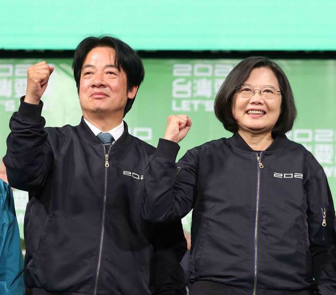 网友热议，赖清德(左)下一刀是否会砍向前总统蔡英文(右)。（示意图／资料照）