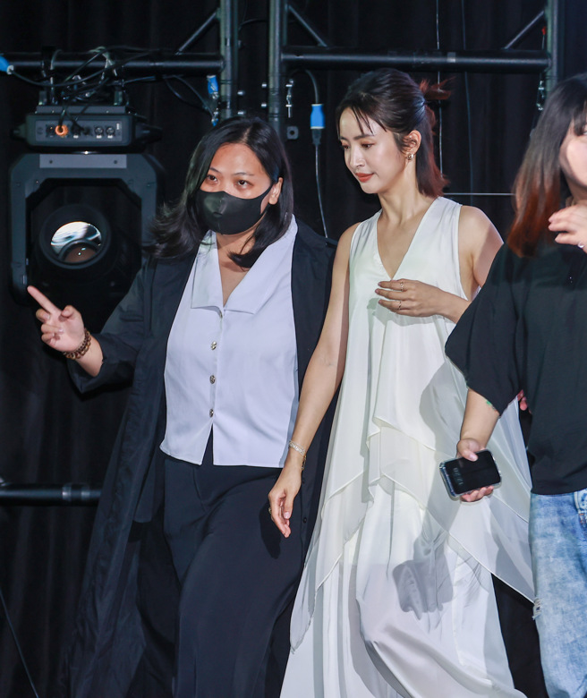 林依晨。（罗永铭摄）