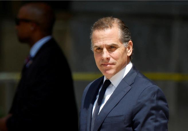 美國民主黨籍總統拜登次子韓特（Hunter Biden），5日對9項聯邦稅務犯罪指控認罪。（路透社）