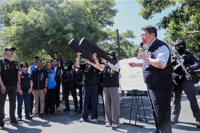 為避免無人機影響活動進行，28日當天將禁止未經申請核准的無人機，警察局也特別出動10具無人機干擾器。（林欣儀攝）
