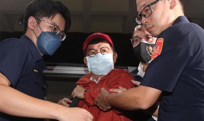 前台北市副市长彭振声（前中）遭羁押禁见（中时资料照片）