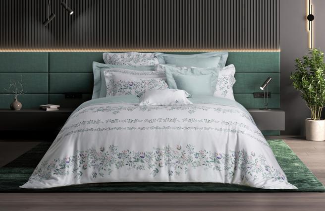 東妮寢飾100%天絲萊賽爾四件式床包組（青青小徑），原價1萬5960元/套，限時價1萬5000元買一送一。（東妮寢飾提供）