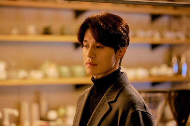 李栋旭久违演出正常人的角色，身体感到很轻松。（车库娱乐提供）