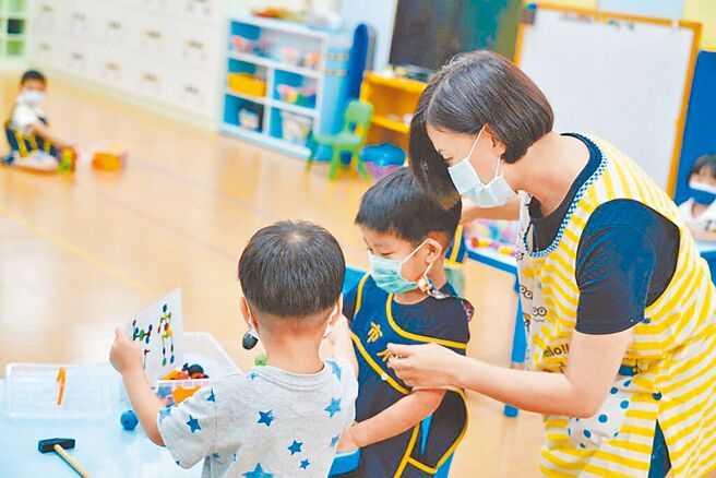 全國教育產業總工會昨要求教育部，讓全國各縣市公幼師生比均比照台北市為1比5。示意照，非新聞事件當事人。（台北市教育局提供／劉瑋晴台北傳真）