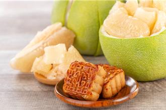 經濟不振消費降級   陸月餅降價也難賣代工廠甚至「做三休一」